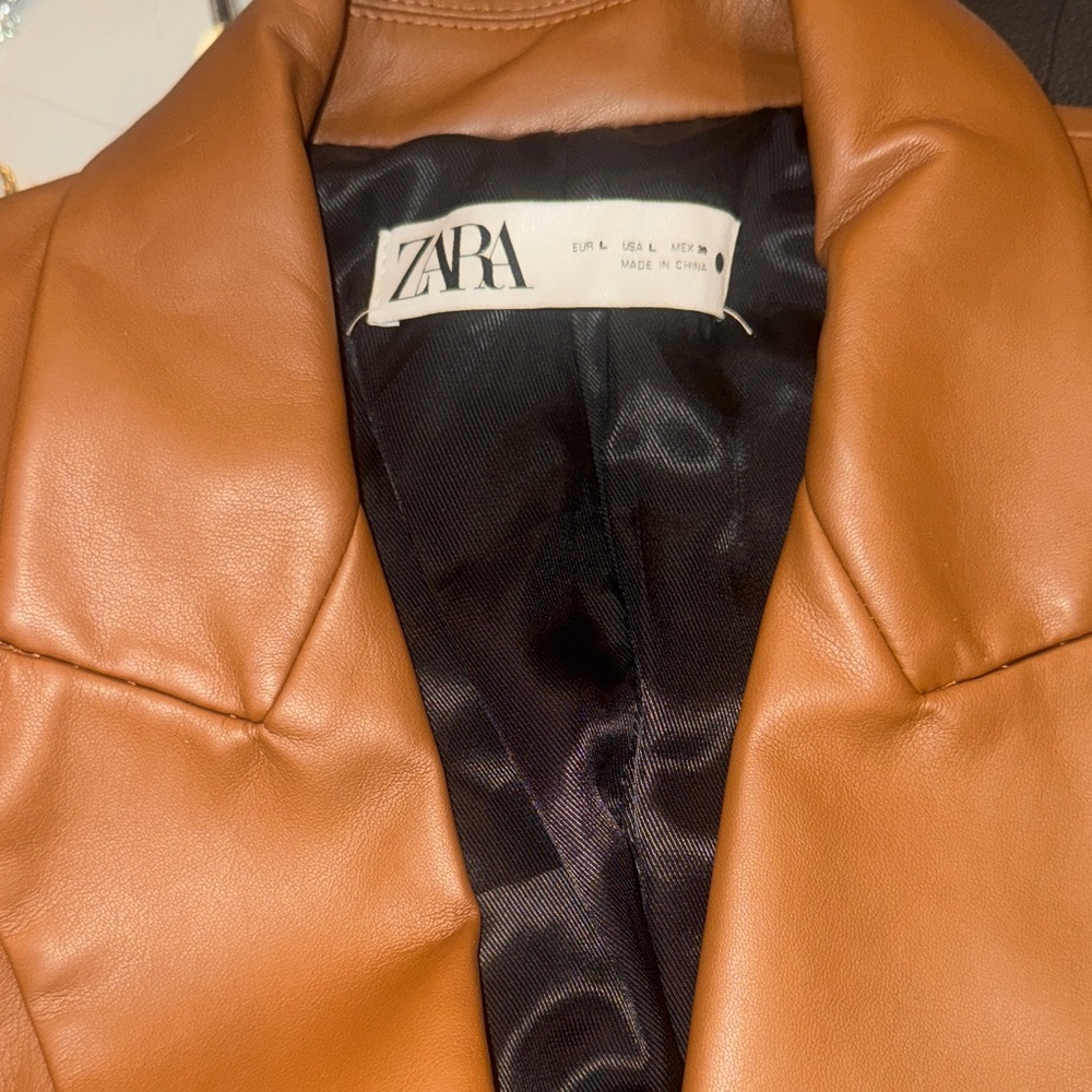 Zara Tan Blazer with Gold Accents - Picture 4 of 4
